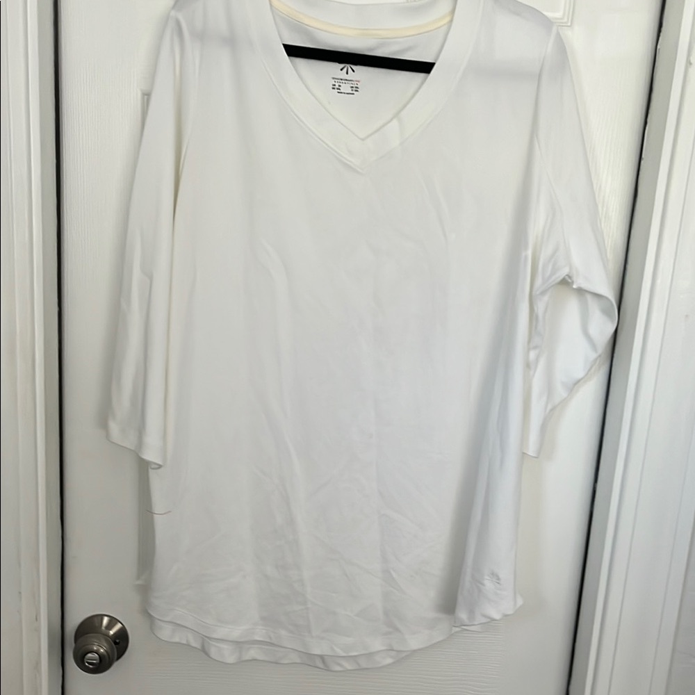 Isaac Mizrahi White V-Neck Long Sleeve Top